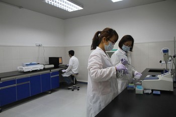 参观广州亲子鉴定咨询机构实验室 29